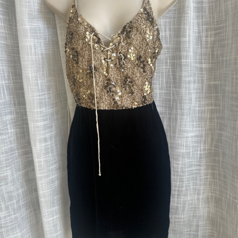 ✨ Venus Sparkly Sequin & Velvet Cocktail Dress – Size 2 ✨
